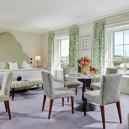 Hotel Actons