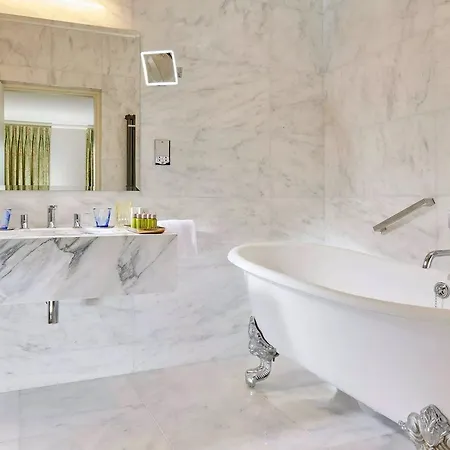 Hotel Actons 4*